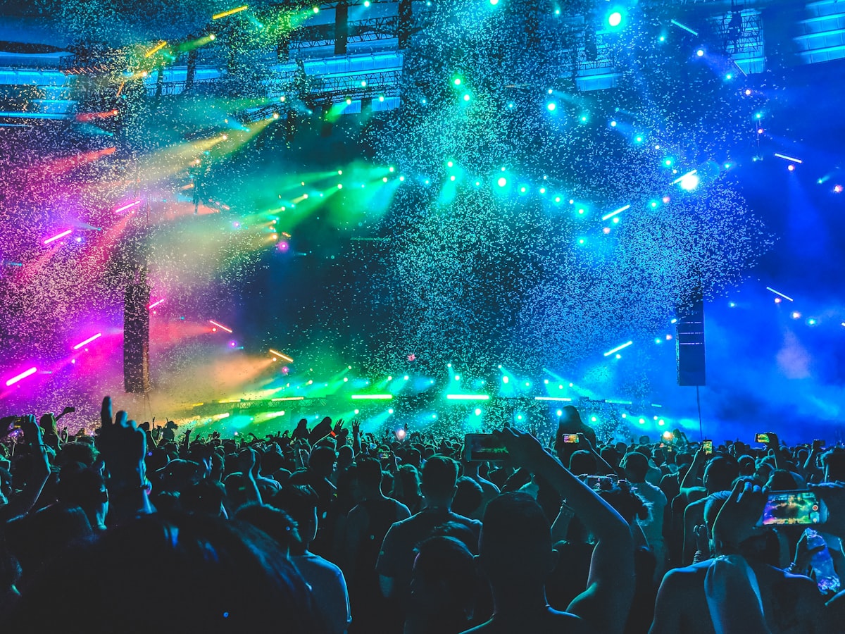 Warehouse XO crowd